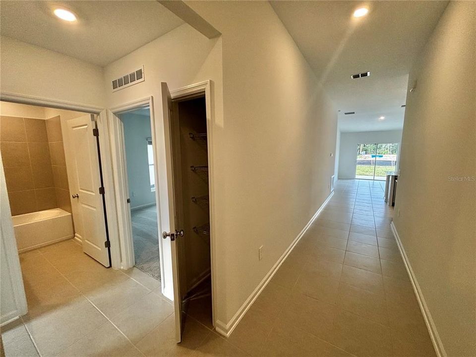 For Rent: $2,290 (3 beds, 2 baths, 1555 Square Feet)