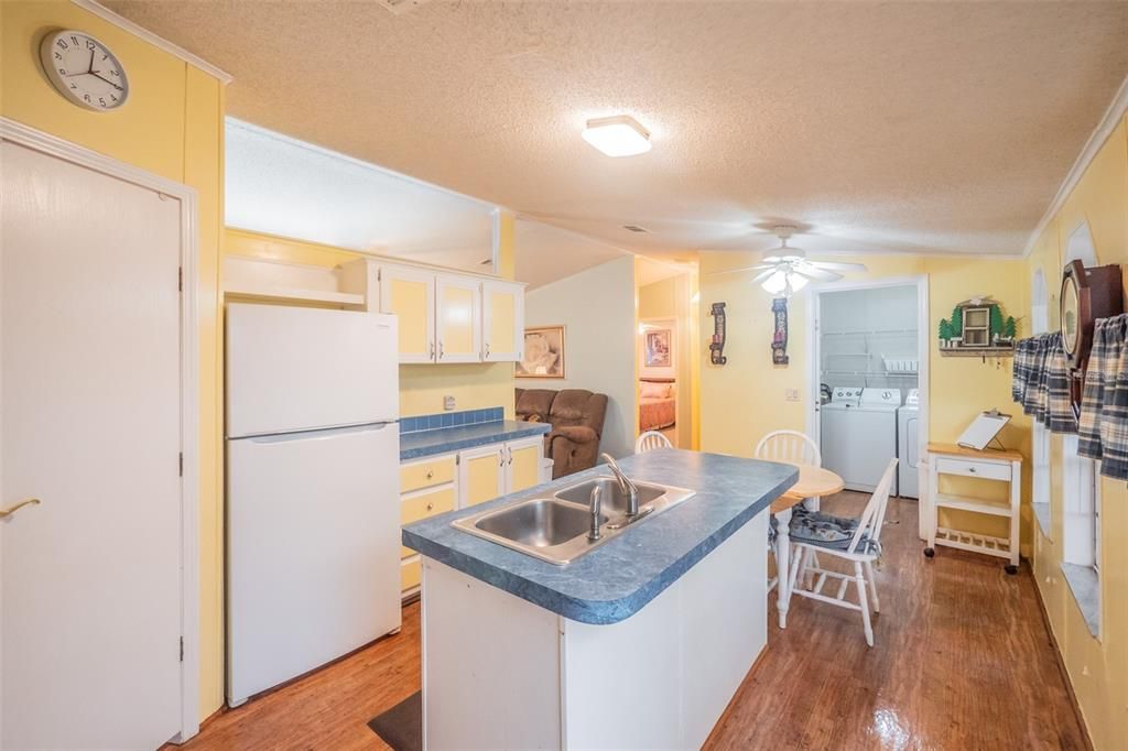 待售: $325,000 (3 贝兹, 2 浴室, 1344 平方英尺)