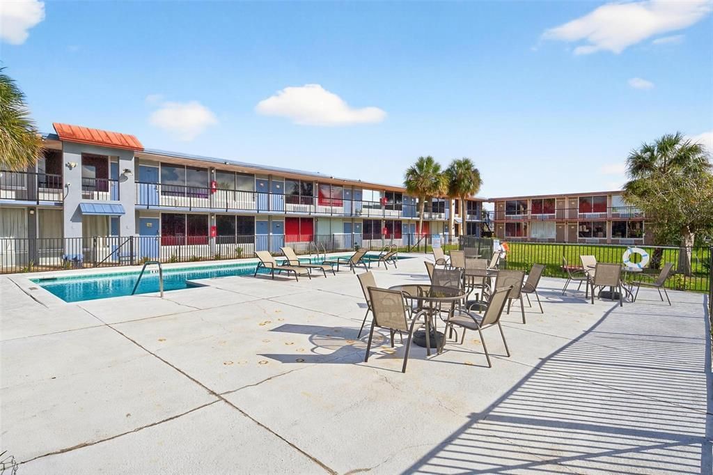 待售: $56,900 (1 贝兹, 1 浴室, 300 平方英尺)