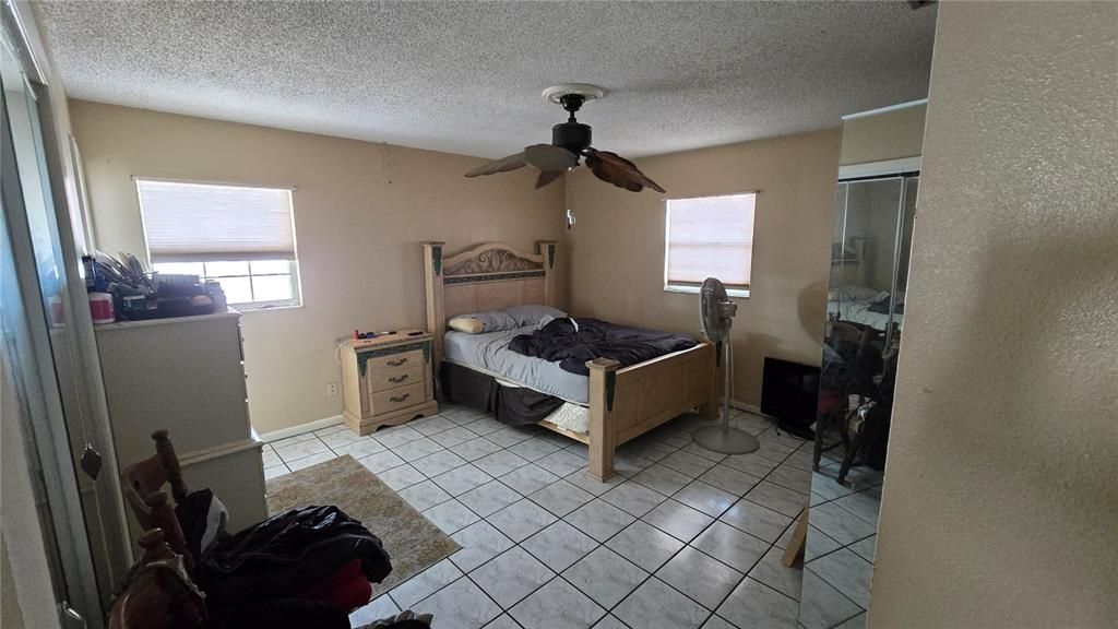 На продажу: $299,999 (3 спален, 2 ванн, 1336 Квадратных фут)