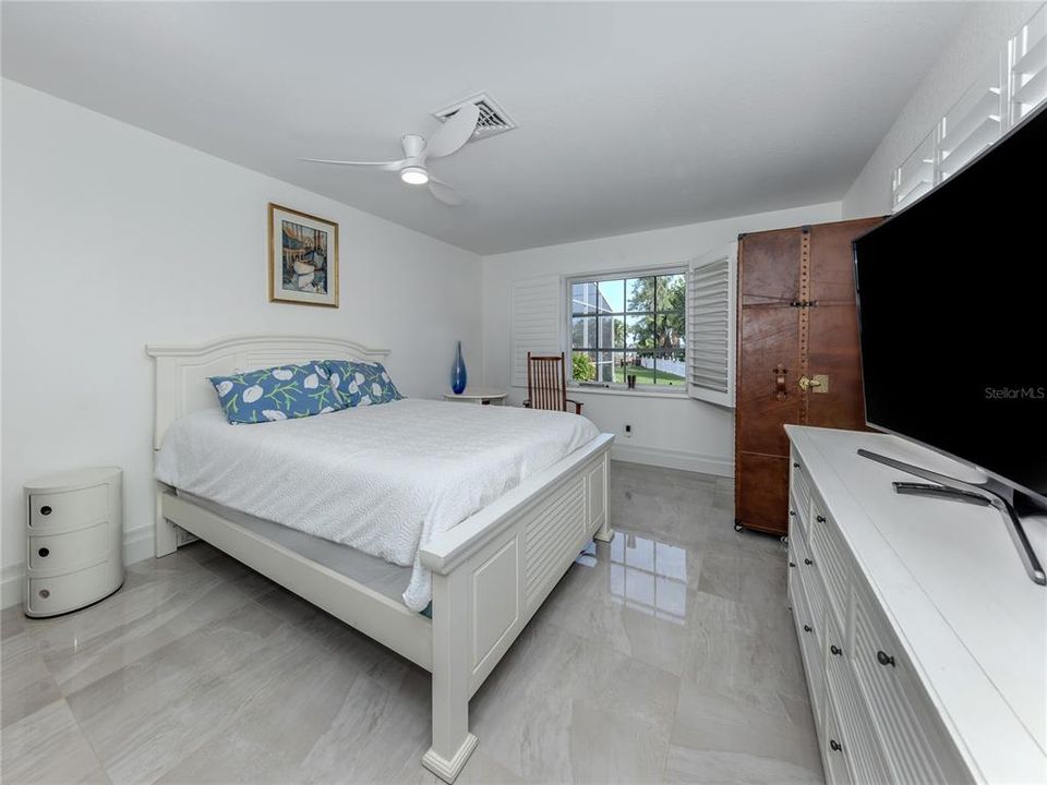 待售: $2,995,000 (2 贝兹, 2 浴室, 1961 平方英尺)