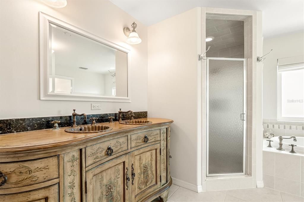 For Sale: $875,000 (2 beds, 3 baths, 2304 Square Feet)