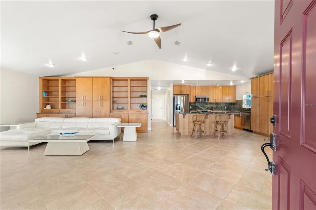 For Sale: $875,000 (2 beds, 3 baths, 2304 Square Feet)