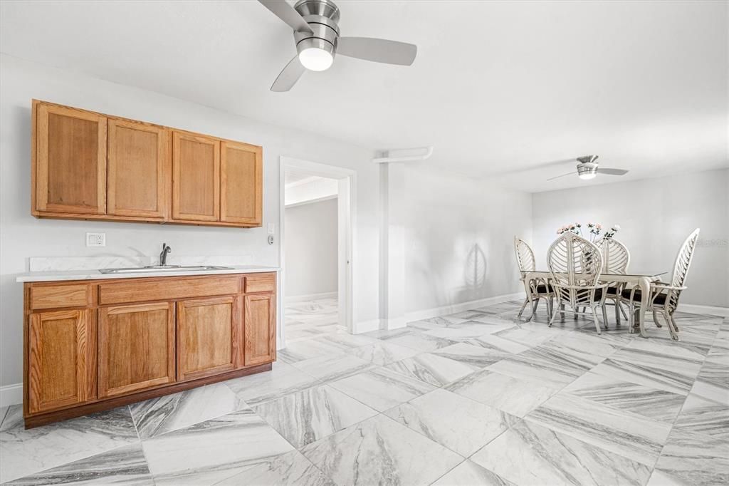 For Sale: $875,000 (2 beds, 3 baths, 2304 Square Feet)