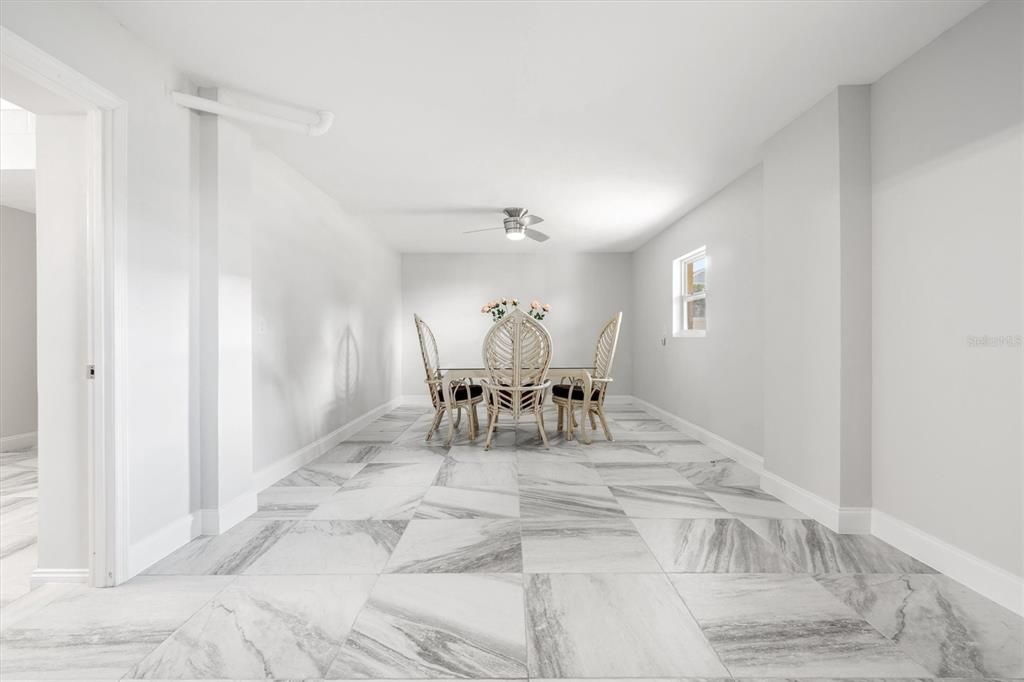 For Sale: $875,000 (2 beds, 3 baths, 2304 Square Feet)