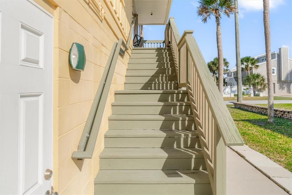 For Sale: $875,000 (2 beds, 3 baths, 2304 Square Feet)