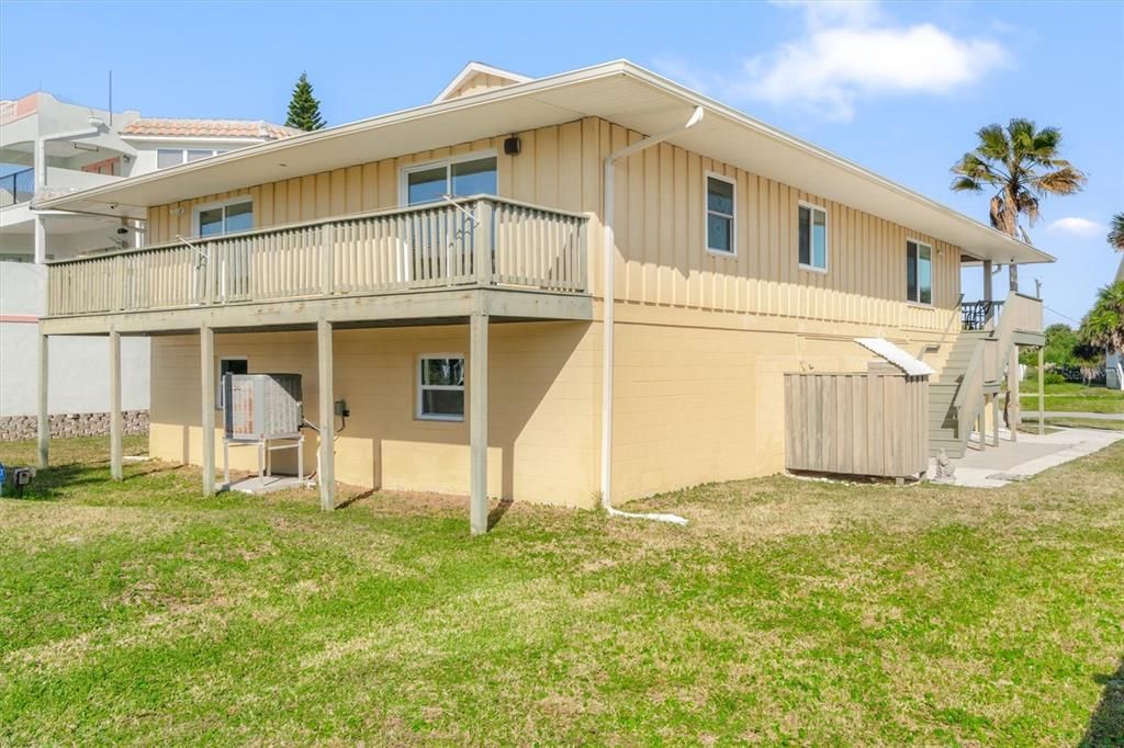 For Sale: $875,000 (2 beds, 3 baths, 2304 Square Feet)