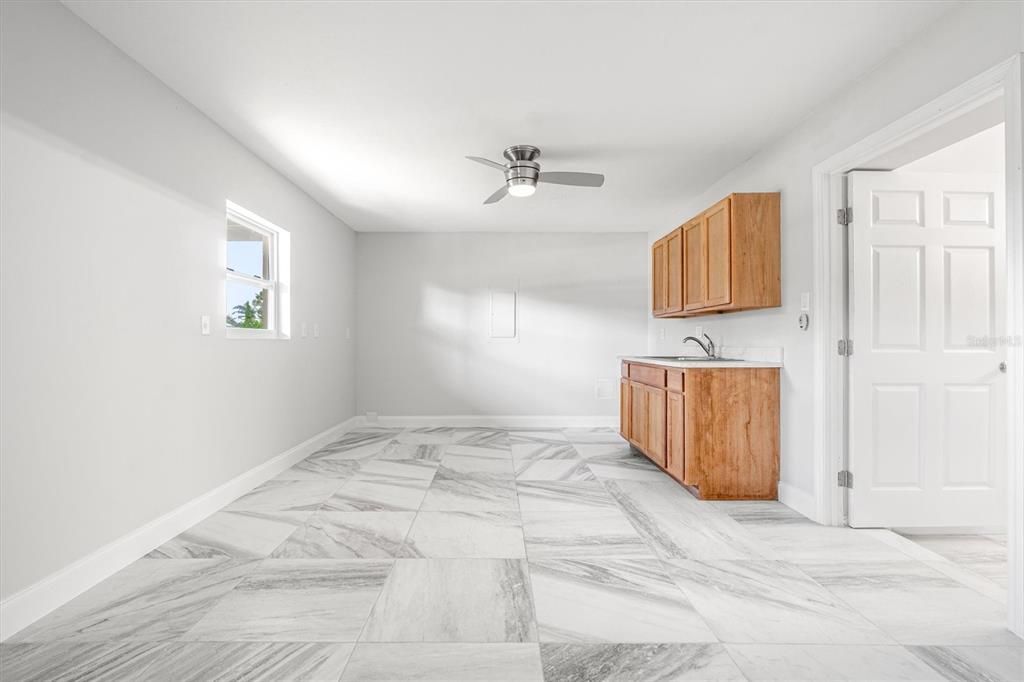 For Sale: $875,000 (2 beds, 3 baths, 2304 Square Feet)