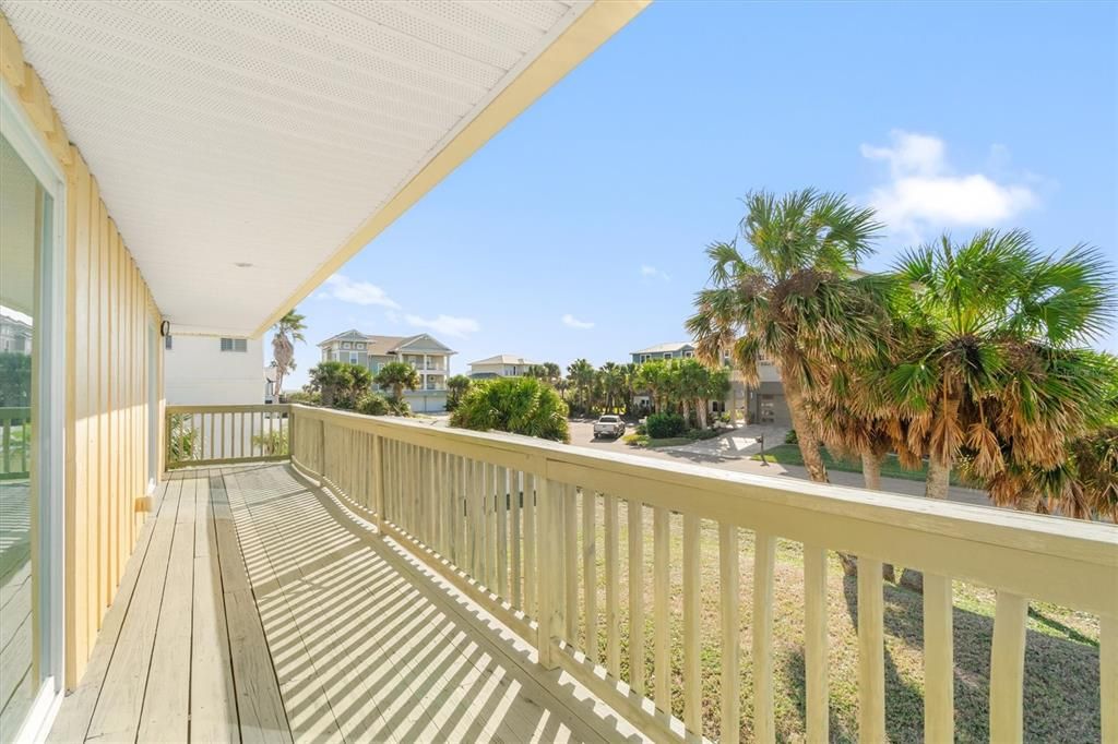 For Sale: $875,000 (2 beds, 3 baths, 2304 Square Feet)