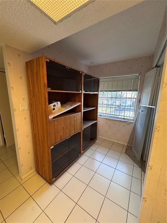 For Sale: $110,000 (2 beds, 2 baths, 1114 Square Feet)