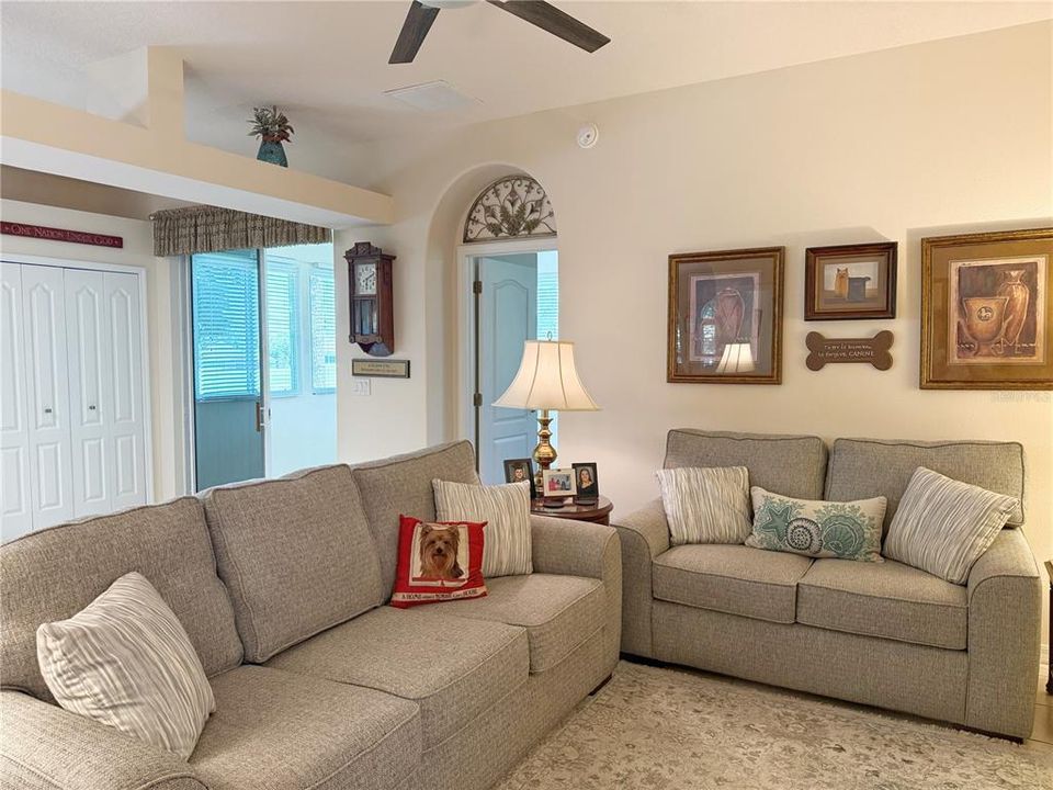 For Sale: $365,000 (3 beds, 2 baths, 1728 Square Feet)