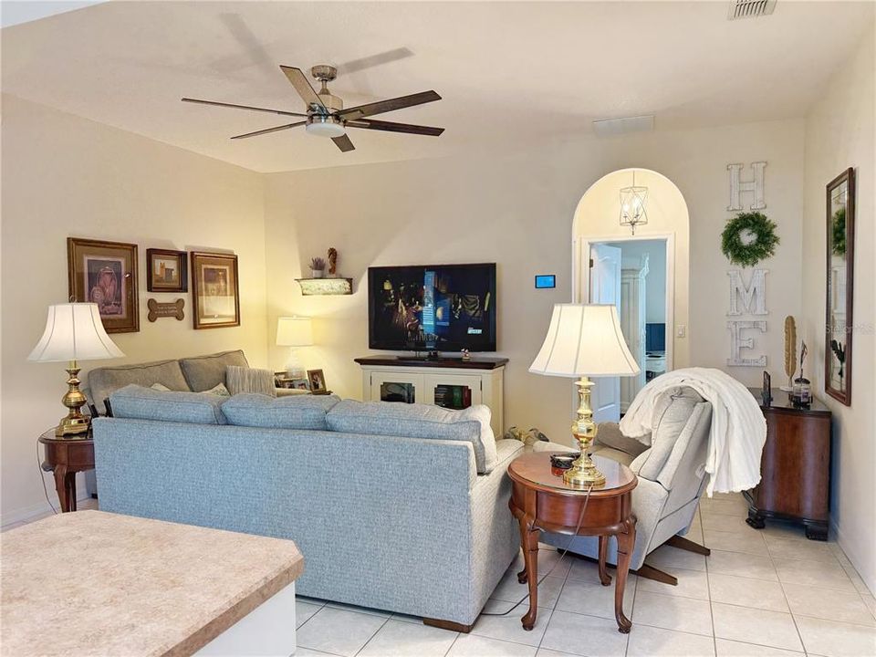 For Sale: $365,000 (3 beds, 2 baths, 1728 Square Feet)