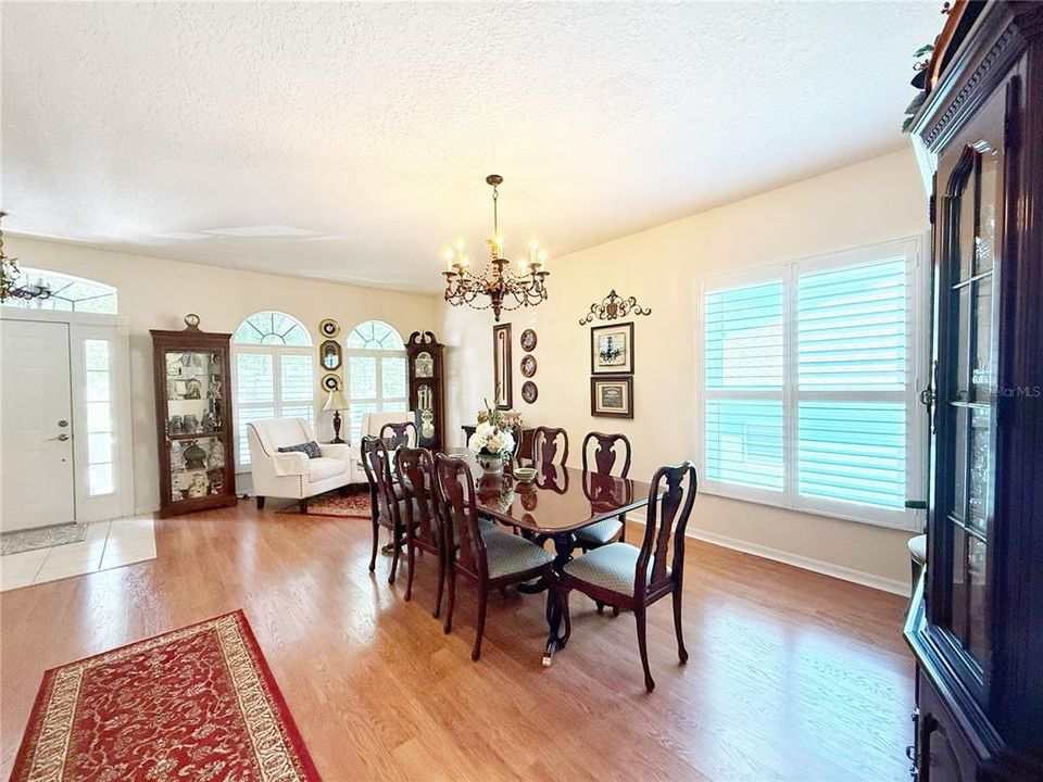 For Sale: $365,000 (3 beds, 2 baths, 1728 Square Feet)