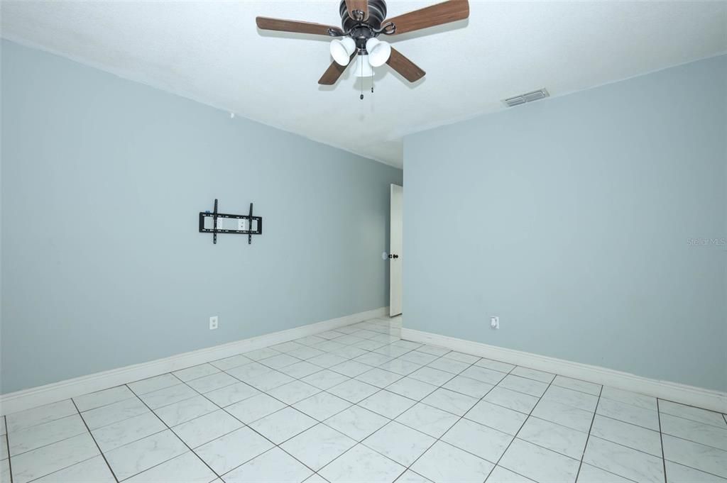 For Sale: $315,500 (3 beds, 2 baths, 1128 Square Feet)