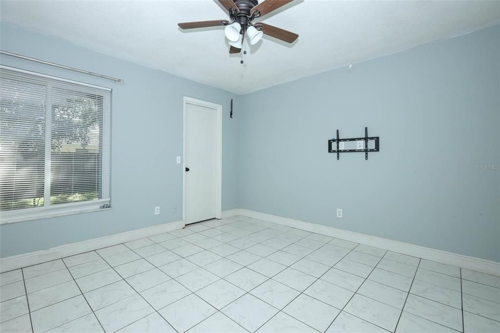 For Sale: $315,500 (3 beds, 2 baths, 1128 Square Feet)