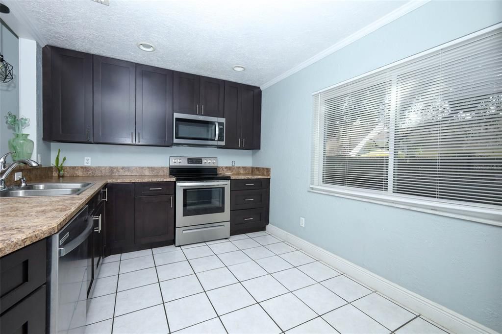 For Sale: $315,500 (3 beds, 2 baths, 1128 Square Feet)