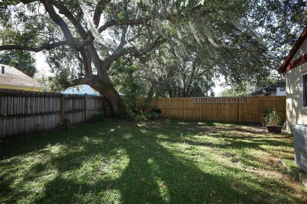 For Sale: $315,500 (3 beds, 2 baths, 1128 Square Feet)