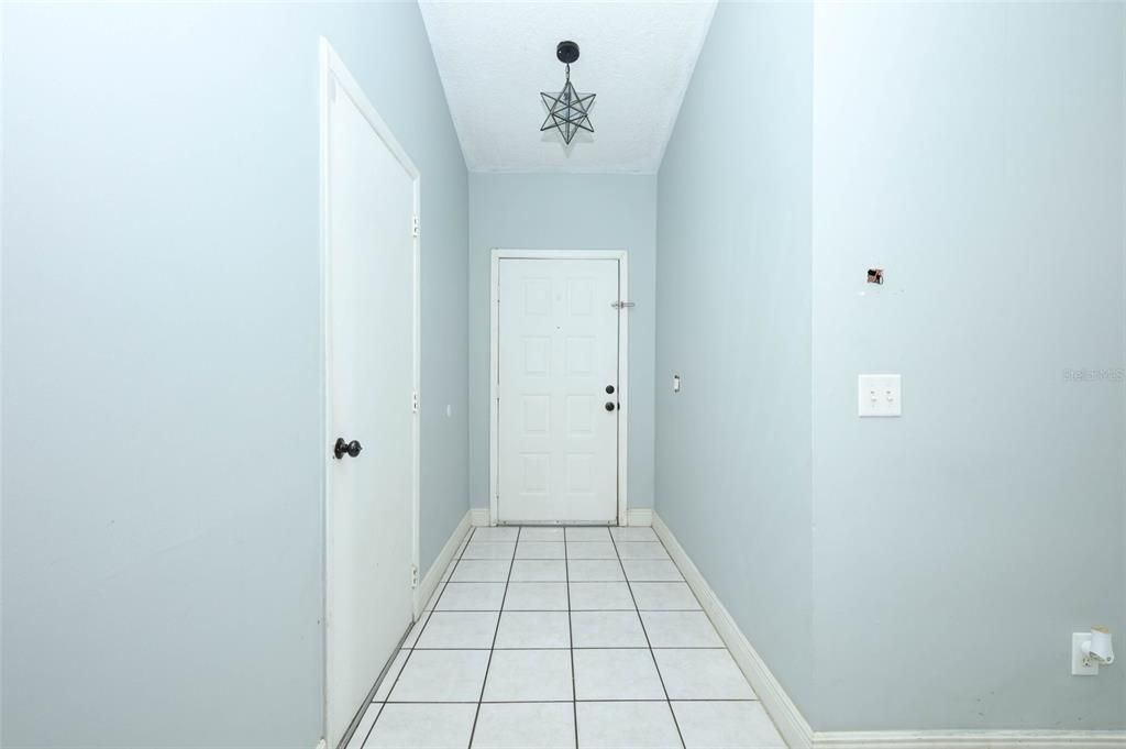 For Sale: $315,500 (3 beds, 2 baths, 1128 Square Feet)