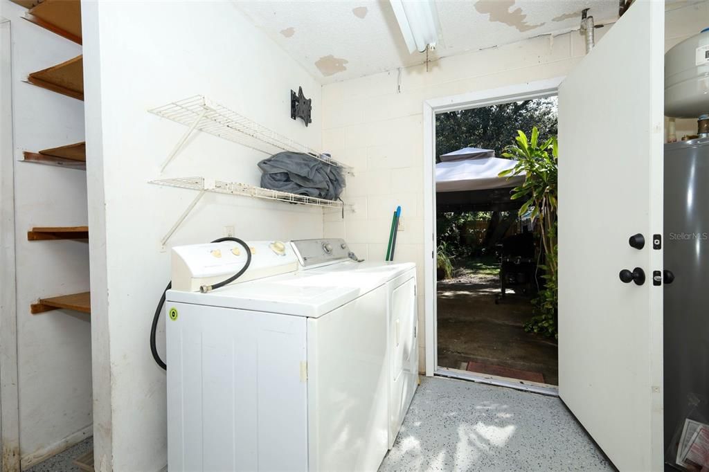 For Sale: $315,500 (3 beds, 2 baths, 1128 Square Feet)