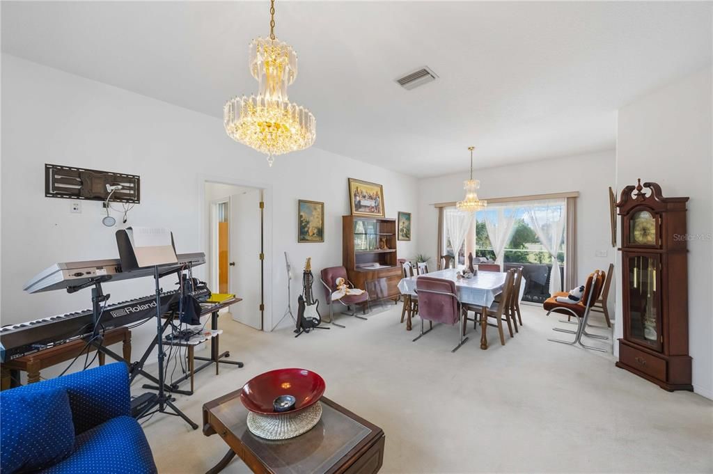 En Venta: $795,001 (3 camas, 3 baños, 2296 Pies cuadrados)