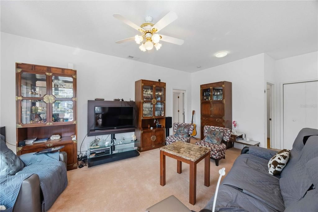 En Venta: $795,001 (3 camas, 3 baños, 2296 Pies cuadrados)