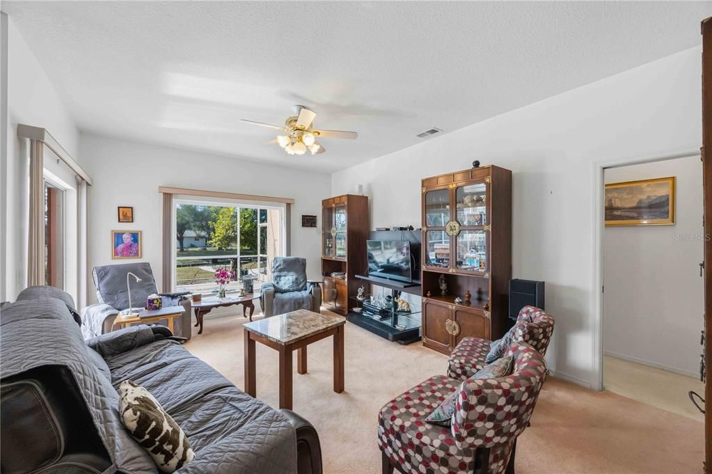 En Venta: $795,001 (3 camas, 3 baños, 2296 Pies cuadrados)