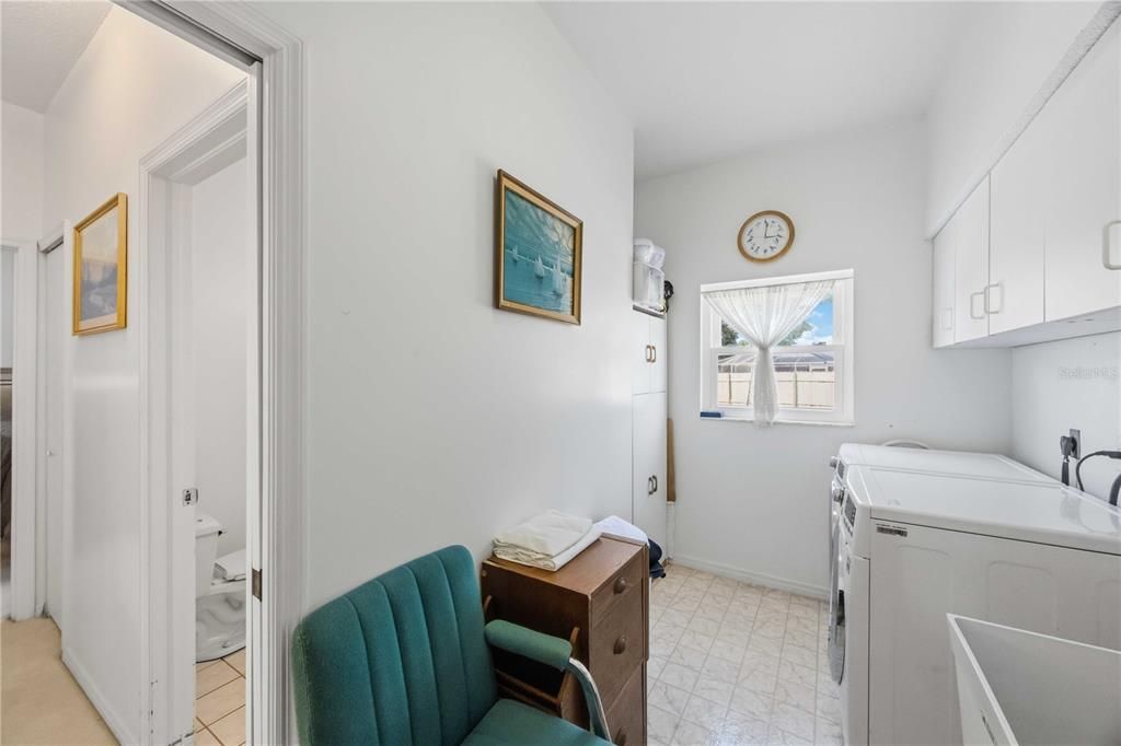 En Venta: $795,001 (3 camas, 3 baños, 2296 Pies cuadrados)