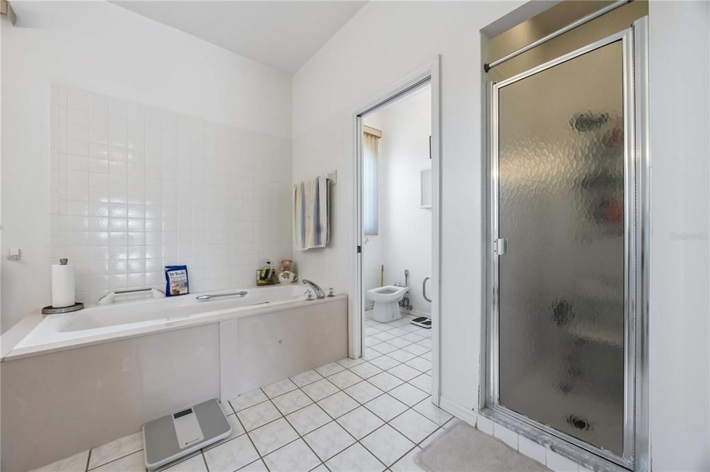 En Venta: $795,001 (3 camas, 3 baños, 2296 Pies cuadrados)