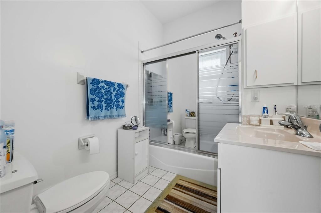 En Venta: $795,001 (3 camas, 3 baños, 2296 Pies cuadrados)