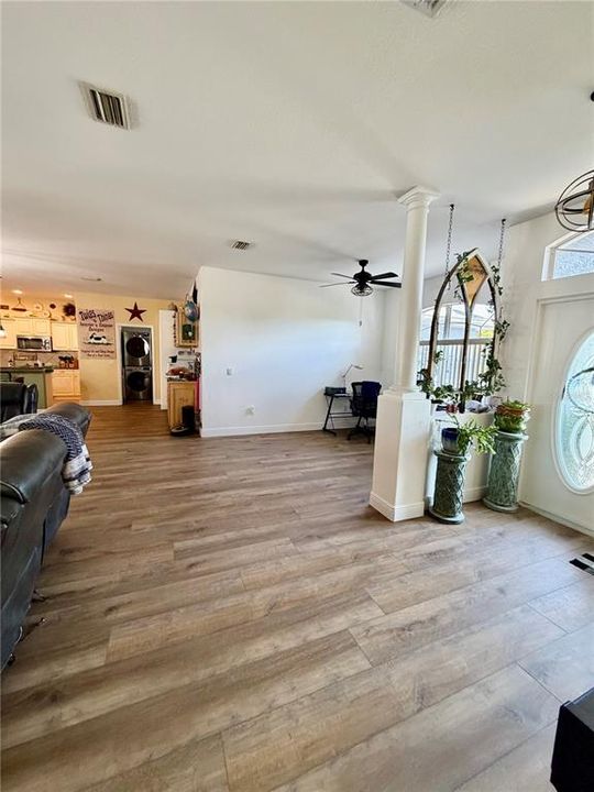 For Sale: $464,500 (3 beds, 2 baths, 1823 Square Feet)