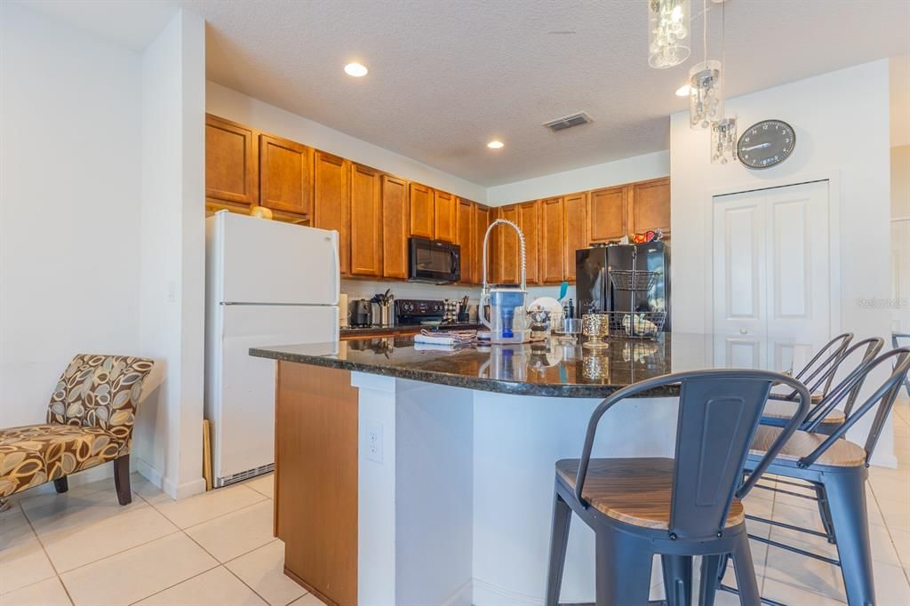 En Venta: $755,000 (8 camas, 5 baños, 3248 Pies cuadrados)