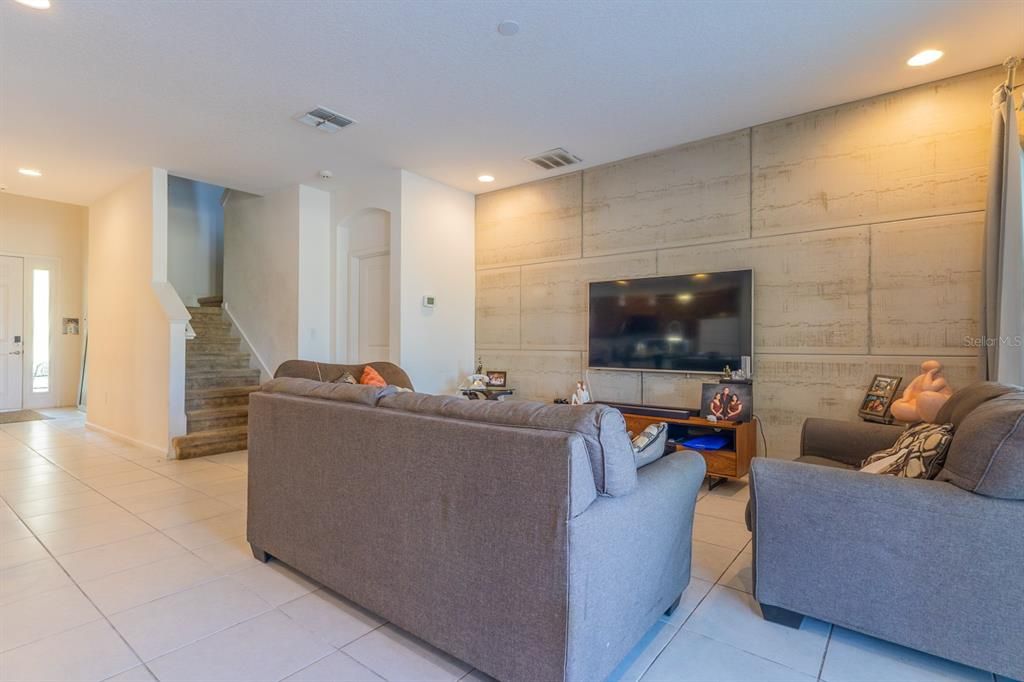 En Venta: $755,000 (8 camas, 5 baños, 3248 Pies cuadrados)