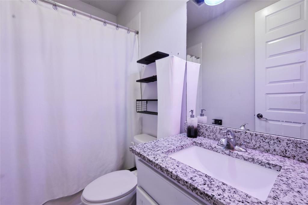 En Venta: $450,000 (3 camas, 2 baños, 2409 Pies cuadrados)