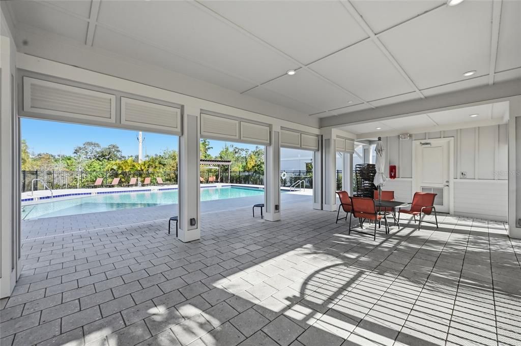 En Venta: $450,000 (3 camas, 2 baños, 2409 Pies cuadrados)