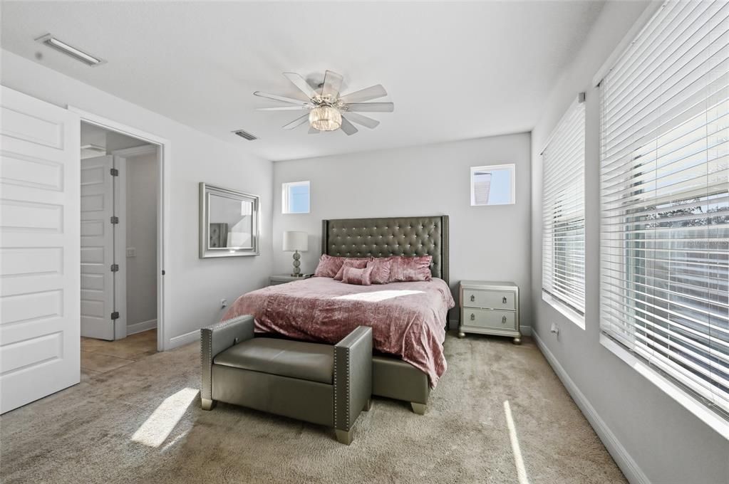 En Venta: $450,000 (3 camas, 2 baños, 2409 Pies cuadrados)