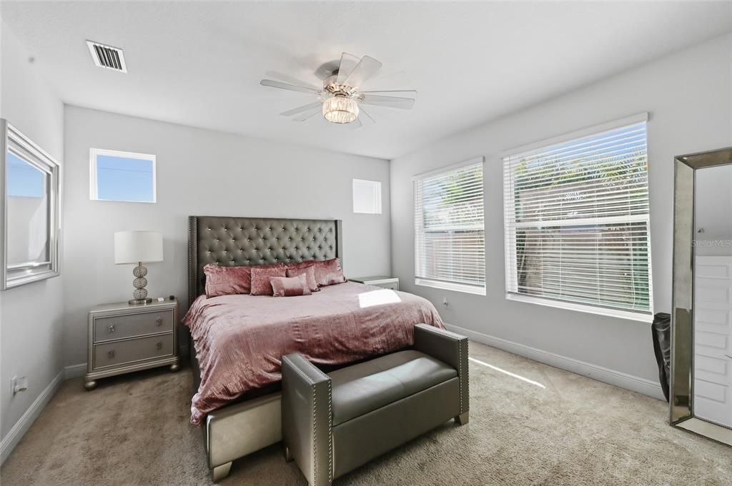 En Venta: $450,000 (3 camas, 2 baños, 2409 Pies cuadrados)