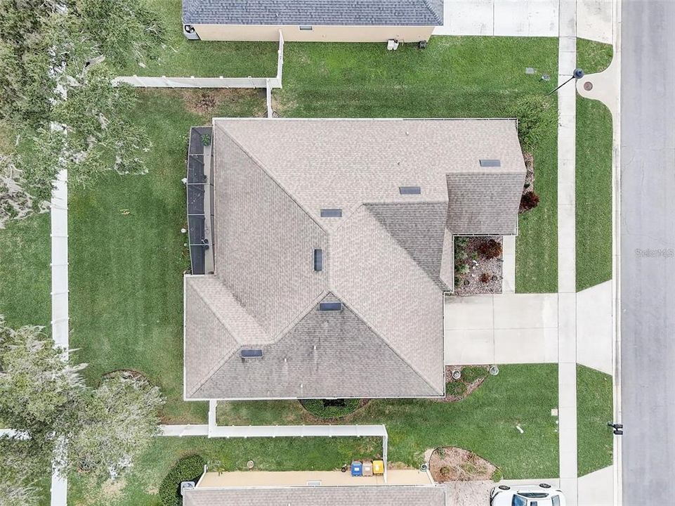 For Sale: $390,000 (4 beds, 2 baths, 2037 Square Feet)