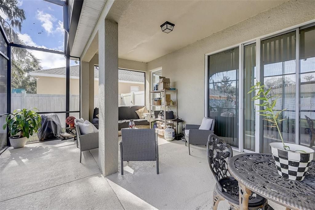 For Sale: $390,000 (4 beds, 2 baths, 2037 Square Feet)