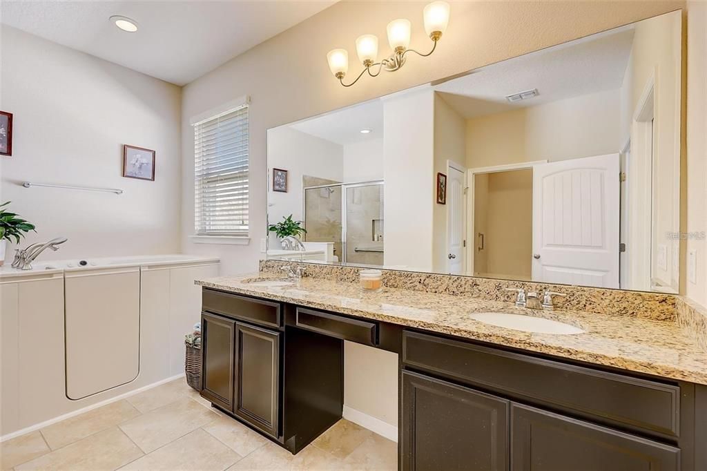 For Sale: $390,000 (4 beds, 2 baths, 2037 Square Feet)