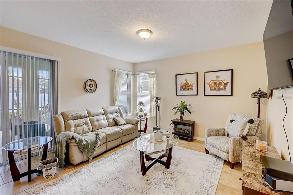 For Sale: $390,000 (4 beds, 2 baths, 2037 Square Feet)