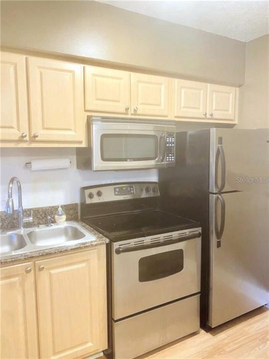 For Rent: $1,700 (1 beds, 1 baths, 600 Square Feet)