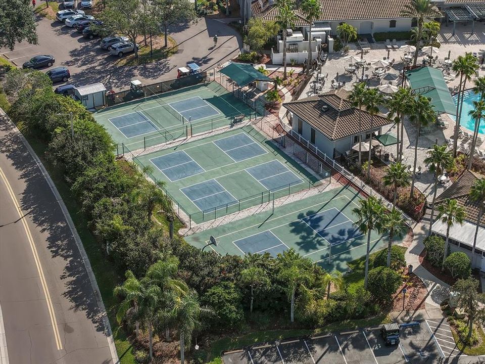 待售: $325,000 (3 贝兹, 3 浴室, 1908 平方英尺)