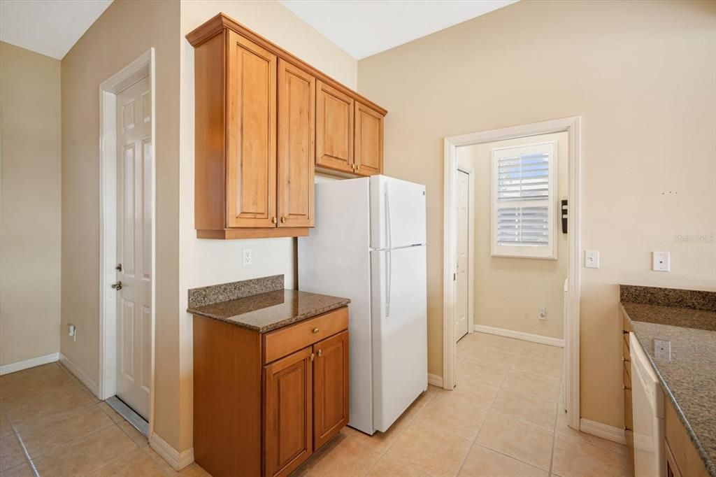 待售: $325,000 (3 贝兹, 3 浴室, 1908 平方英尺)