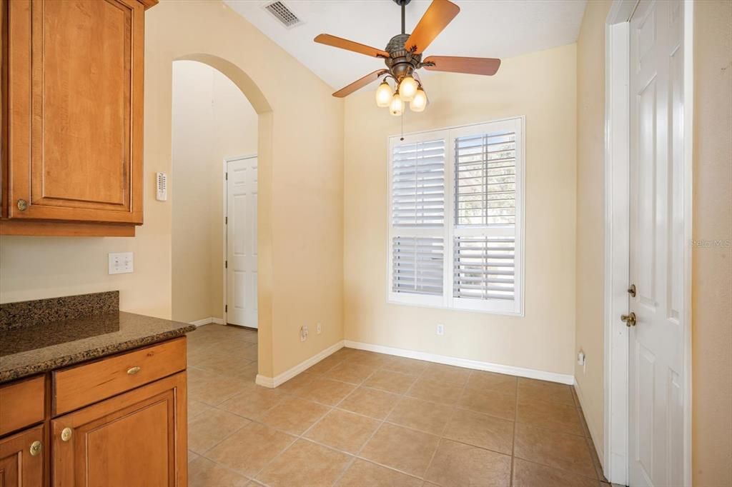 待售: $325,000 (3 贝兹, 3 浴室, 1908 平方英尺)