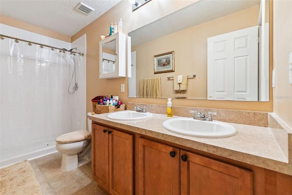 En Venta: $376,900 (3 camas, 2 baños, 1537 Pies cuadrados)