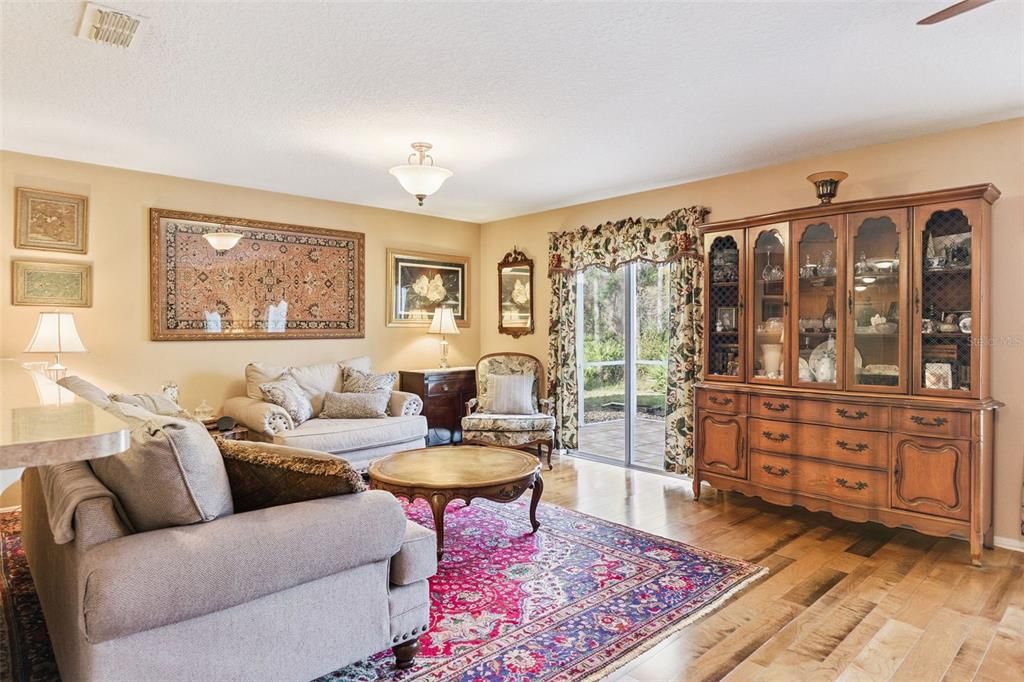 En Venta: $376,900 (3 camas, 2 baños, 1537 Pies cuadrados)