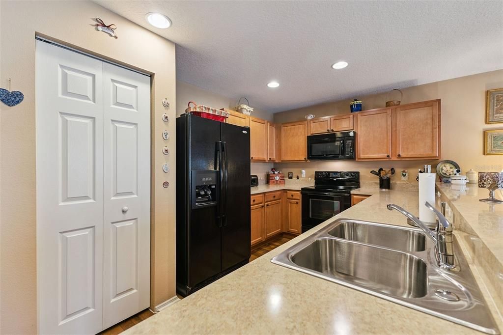 En Venta: $376,900 (3 camas, 2 baños, 1537 Pies cuadrados)