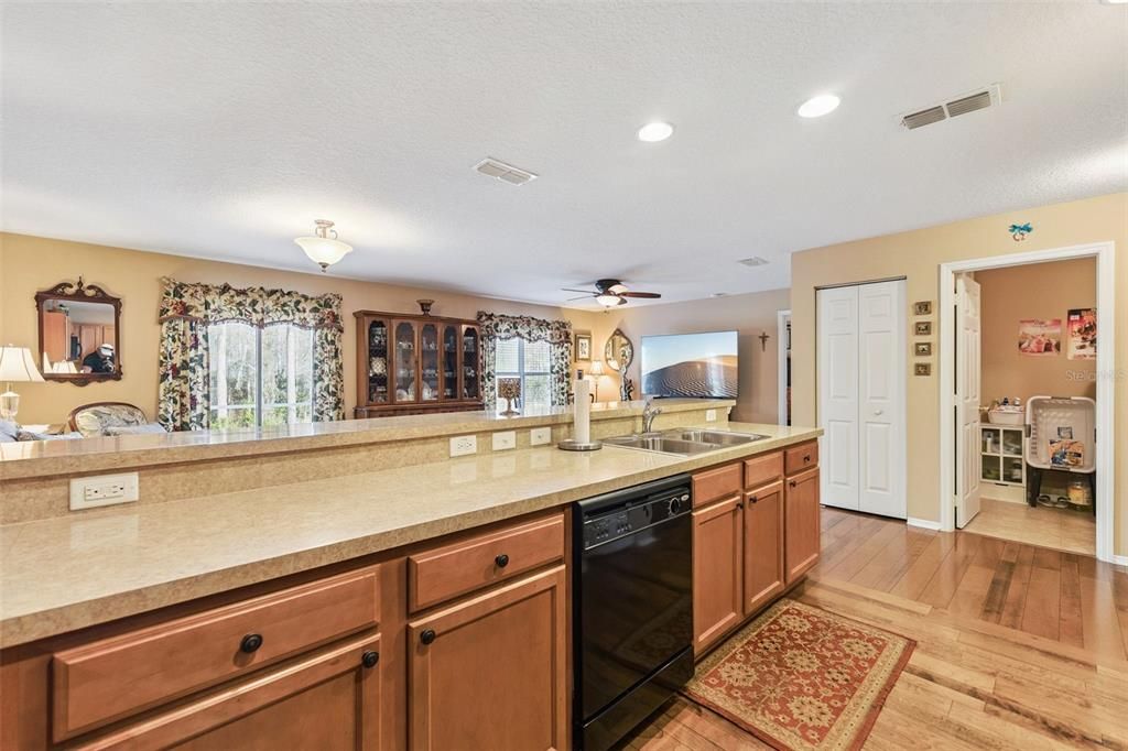 En Venta: $376,900 (3 camas, 2 baños, 1537 Pies cuadrados)