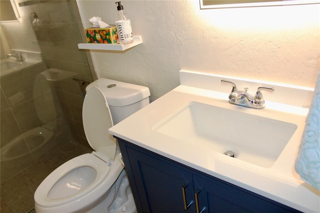 For Rent: $5,300 (2 beds, 1 baths, 841 Square Feet)