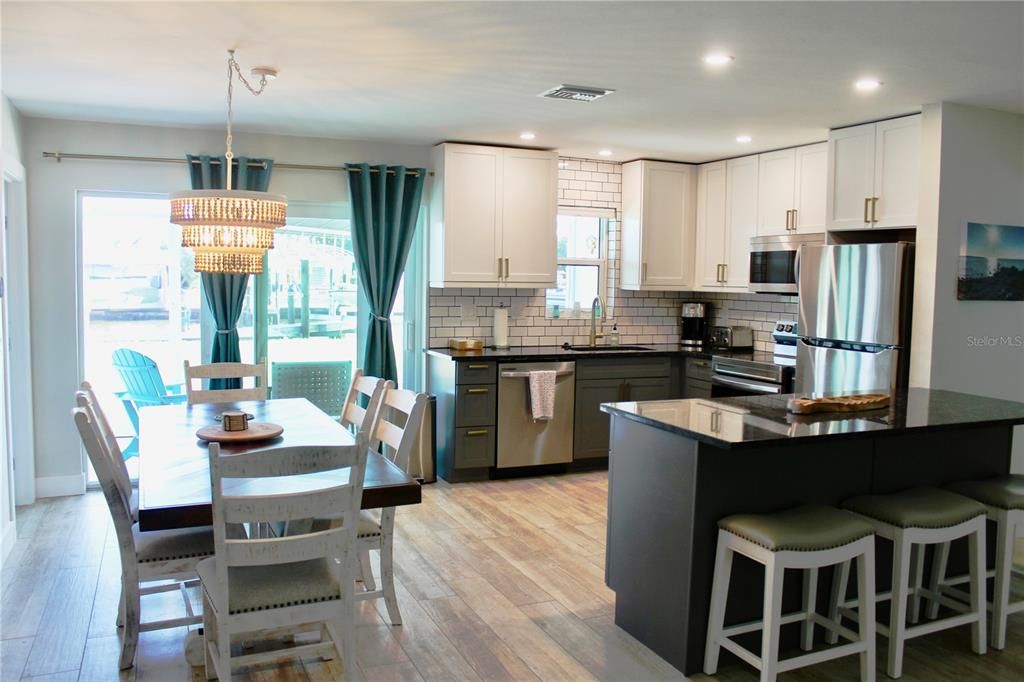 For Rent: $5,300 (2 beds, 1 baths, 841 Square Feet)